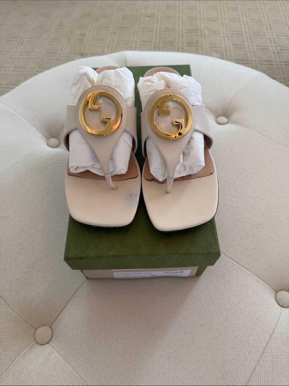 Gucci Cream Leather Thong Sandals with Gold GG